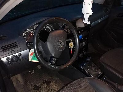 Usata Opel Astra 68 CV (50 kW) 2008 Grigio Station wagon