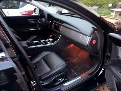 Usata Jaguar XF Prestige 179 CV (131 kW) 2019 Nero Berlina