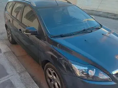 Usata Ford Focus 109 CV (80 kW) 2011 Grigio Station wagon