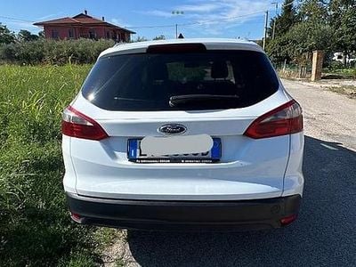 Usata Ford Focus 116 CV (85 kW) 2014 Bianco Station wagon