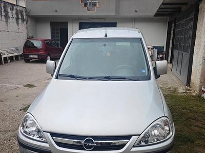 Usata Opel Combo 2008 Grigio Monovolume