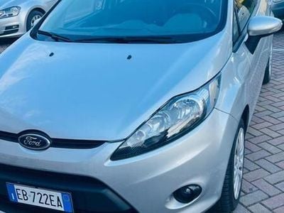 Usata Ford Fiesta 53 CV (38 kW) 2010 Grigio Utilitaria