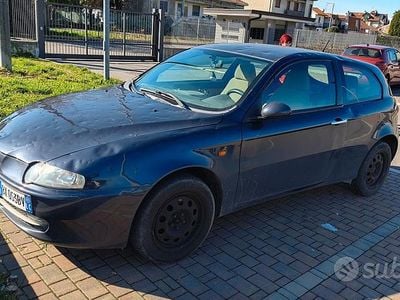 Usata Alfa Romeo 147 120 CV (88 kW) 2001 Utilitaria