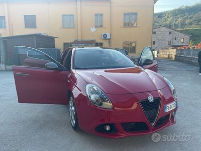 Usata Alfa Romeo Giulietta Quadrifoglio 240 CV (176 kW) 2016 Rosso Utilitaria