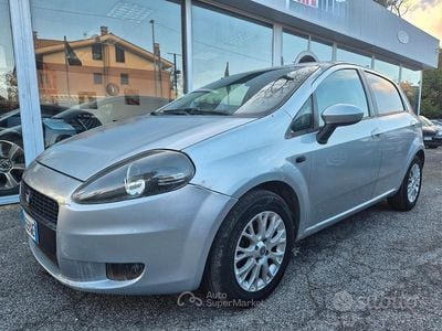 Usata Fiat Grande Punto Dynamic 75 CV (55 kW) 2009 Grigio Utilitaria