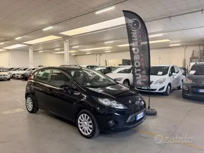 Usata Ford Fiesta Titanium 82 CV (60 kW) 2009 Nero Berlina