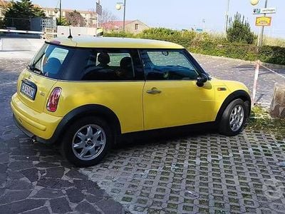 Usata Mini ONE 90 CV (66 kW) 2003 Giallo Utilitaria