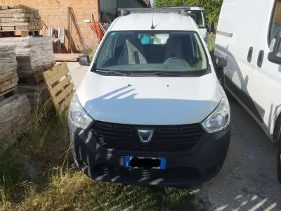Usata Dacia Dokker Essentiel 102 CV (75 kW) 2020 Bianco Monovolume