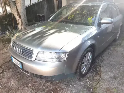 Usata Audi A4 130 CV (95 kW) 2002 Grigio Station wagon