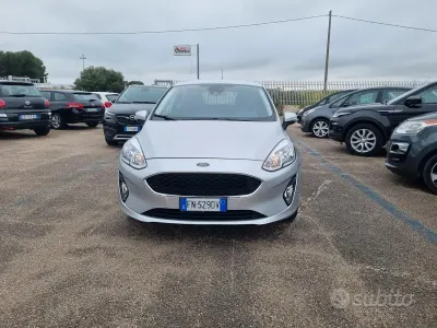 Usata Ford Fiesta Titanium 85 CV (62 kW) 2017 Grigio Utilitaria