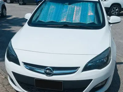 Usata Opel Astra Sport 110 CV (80 kW) 2013 Bianco Station wagon