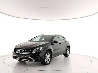Usata Mercedes GLA200 136 CV (100 kW) 2018 Nero cosmo SUV