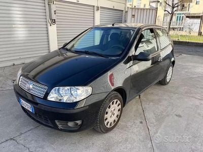 Usata Fiat Punto Active 60 CV (44 kW) 2010 Nero Utilitaria