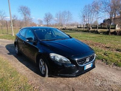 Usata Volvo V40 2012 Nero Utilitaria