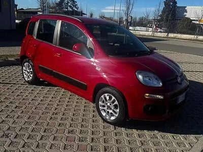 Usata Fiat Panda Lounge 69 CV (50 kW) 2013 Rosso Utilitaria