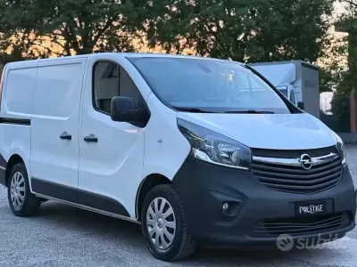 Usata Opel Vivaro Edition 120 CV (88 kW) 2015 Bianco Monovolume