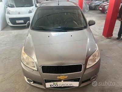 Usata Chevrolet Aveo 81 CV (59 kW) 2010 Marrone Berlina