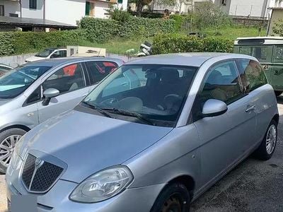 Usata Lancia Ypsilon 75 CV (55 kW) 2009 Grigio Utilitaria