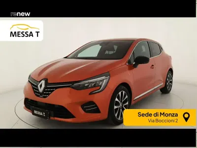 Usata Renault Clio V Intens 101 CV (74 kW) 2022 Arancione Berlina