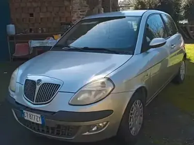 Usata Lancia Ypsilon 80 CV (58 kW) 2005 Grigio Utilitaria