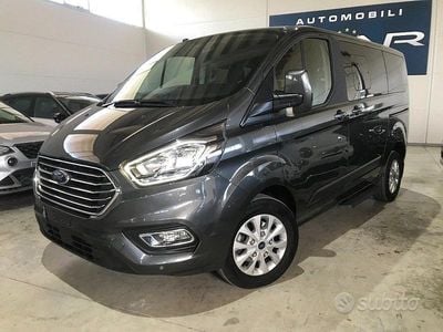 Usata Ford Transit Custom Titanium 150 CV (110 kW) 2023 Grigio scuro Monovolume