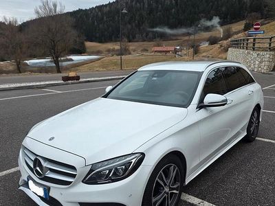 Usata Mercedes C220 AMG line 170 CV (125 kW) 2017 Bianco Station wagon