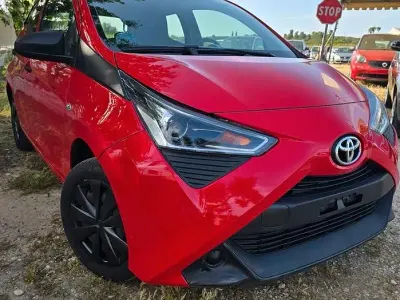 Second-hand Toyota Aygo Connect Style 72 CP (52 kW) 2020 Roșu Hatchback