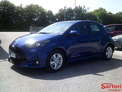 Usata Toyota Yaris Hybrid 101 CV (74 kW) 2021 Blu Berlina