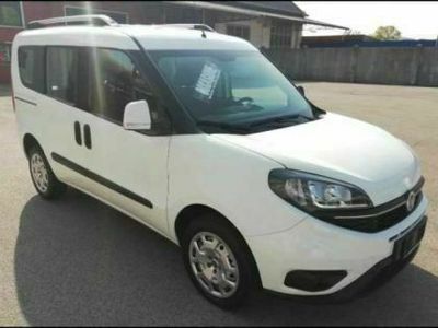 usata Fiat Doblò DOBLO II 20151.4 16v Easy 95cv my18