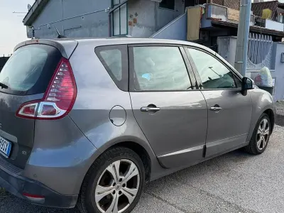 Usata Renault Scenic E-Tech XMOD 110 CV (80 kW) 2011 Monovolume