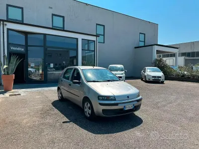 Usata Fiat Punto 60 CV (44 kW) 2001 Grigio Utilitaria