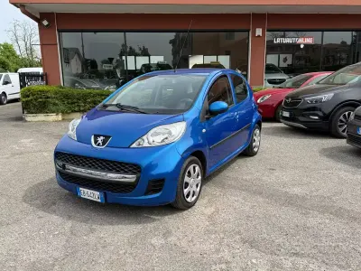 Usata Peugeot 107 Active 68 CV (50 kW) 2010 Blu Utilitaria