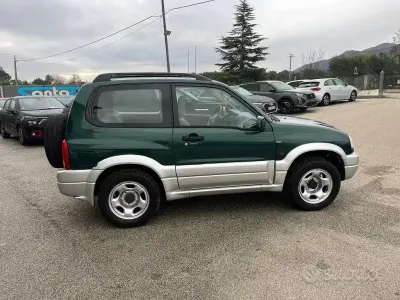 Usata Suzuki Grand Vitara 94 CV (69 kW) 2001 Verde Station wagon
