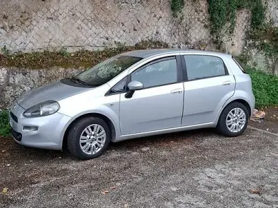 Usata Fiat Grande Punto 75 CV (55 kW) 2013 Grigio Utilitaria
