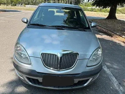 Usata Lancia Ypsilon 60 CV (44 kW) 2005 Grigio Utilitaria
