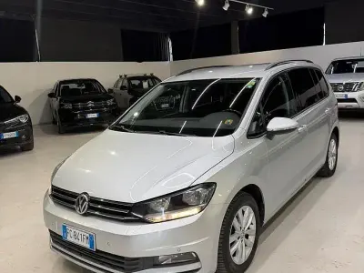 Usata VW Touran Comfortline 110 CV (80 kW) 2016 Grigio Monovolume