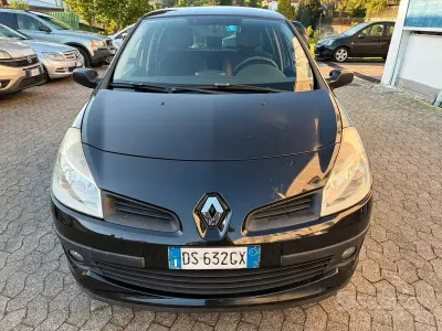 Usata Renault Clio II 75 CV (55 kW) 2008 Grigio Berlina
