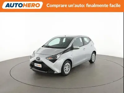 Usata Toyota Aygo Cool 72 CV (52 kW) 2019 Argento Utilitaria