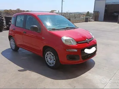 Usata Fiat Panda 69 CV (50 kW) 2018 Rosso Utilitaria