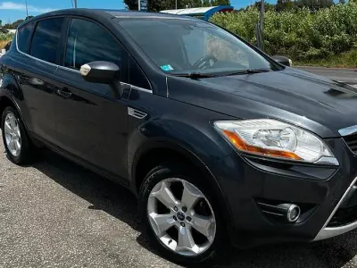 Usata Ford Kuga 136 CV (100 kW) 2008 Grigio SUV