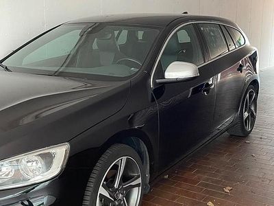 Usata Volvo V60 R-Design 150 CV (110 kW) 2015 Nero Station wagon