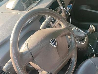 Usata Lancia Musa 95 CV (69 kW) 2008 Marrone Monovolume