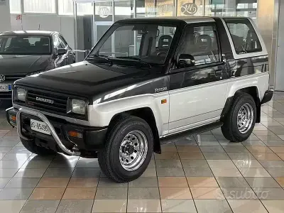 Usata Daihatsu Feroza 95 CV (69 kW) 1989 Nero SUV