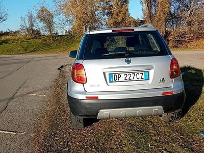 Usata Fiat Sedici 107 CV (78 kW) 2008 Grigio SUV