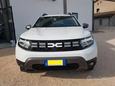 Usata Dacia Duster Essentiel 101 CV (74 kW) 2024 Bianco SUV