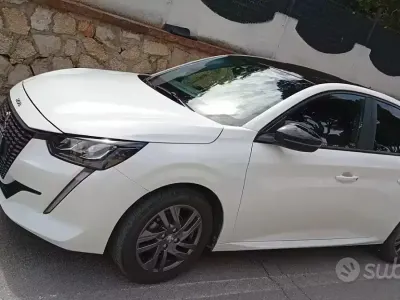 Usata Peugeot 208 Allure 75 CV (55 kW) 2021 Bianco Utilitaria