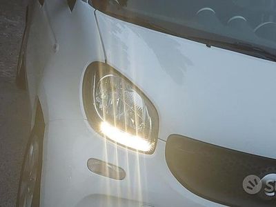 Usata Smart ForFour 71 CV (52 kW) 2016 Bianco Utilitaria