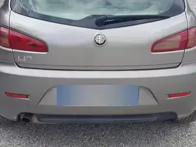 Usata Alfa Romeo 147 105 CV (77 kW) 2008 Grigio Utilitaria