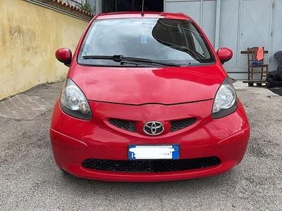 Usata Toyota Aygo Sol 67 CV (49 kW) 2007 Rosso Utilitaria