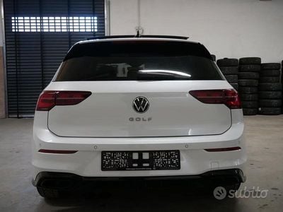 Occasion VW Golf VIII R-line 150 ch (110 kW) 2023 Blanc Berline
